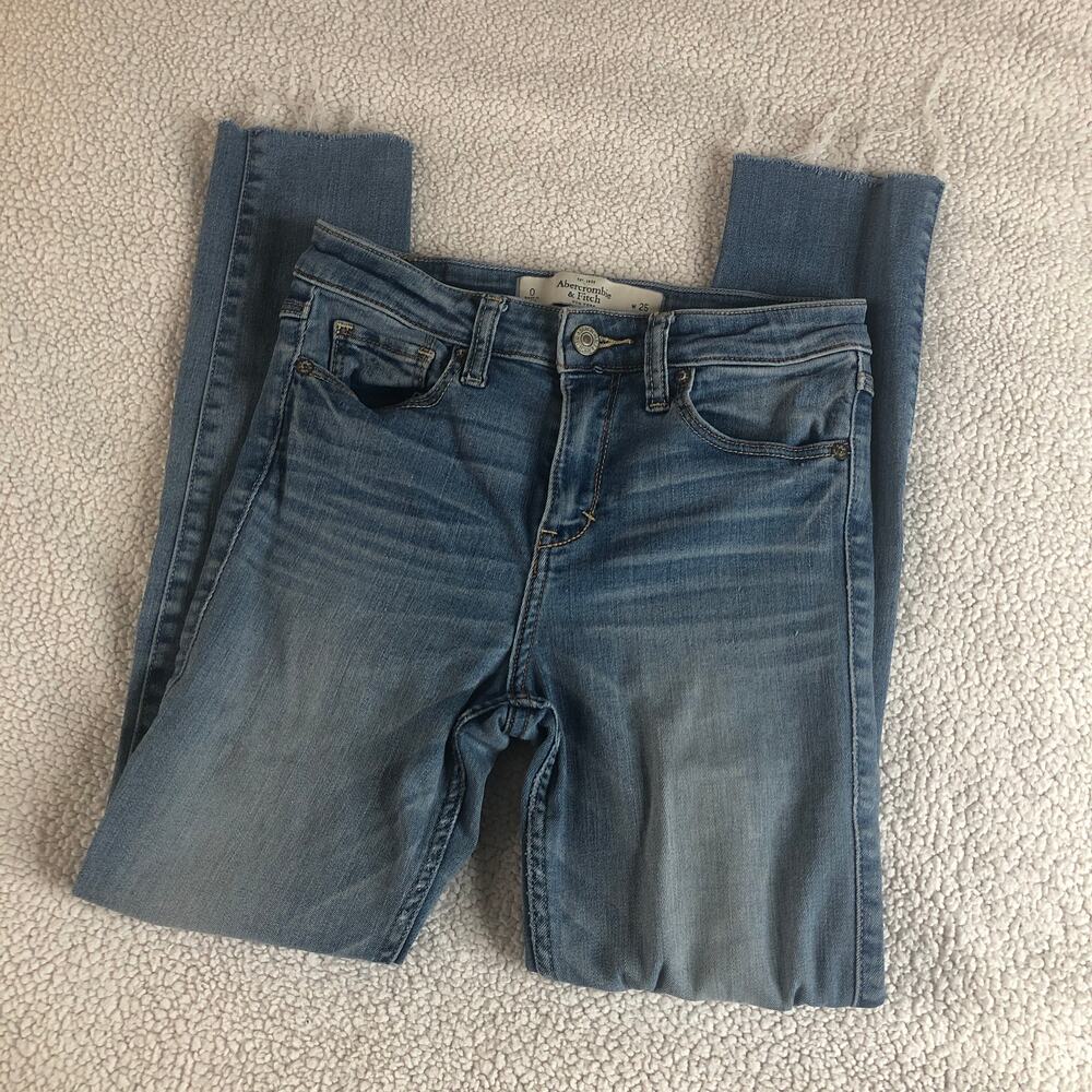 Abercrombie & Fitch distressed ripped raw hem light wash straight leg jeans 0/25